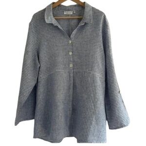 HABITAT LINEN GREY AND WHITE STRIPPED PEPLUM BUTTON DOWN RELAXED SHIRT SIZ MED